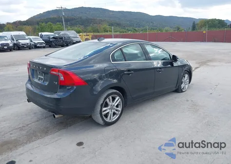 2013 Volvo S60 T5 z USA, uszkodzony, nr VIN YV1612FS4D2227482